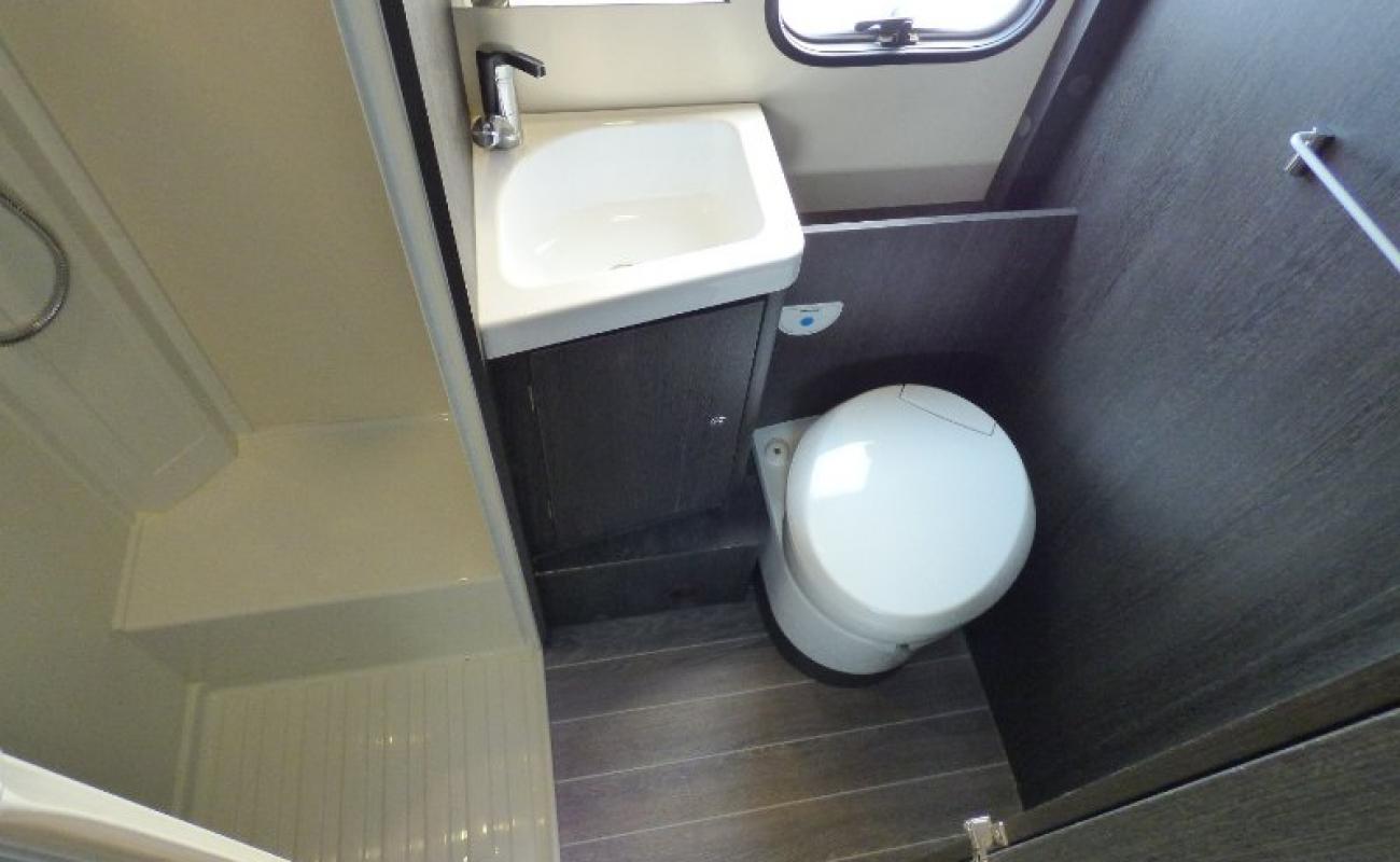 Zefiro bathroom 2